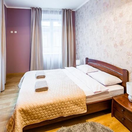 Romari Лесі Українки Apartment Лвив Екстериор снимка