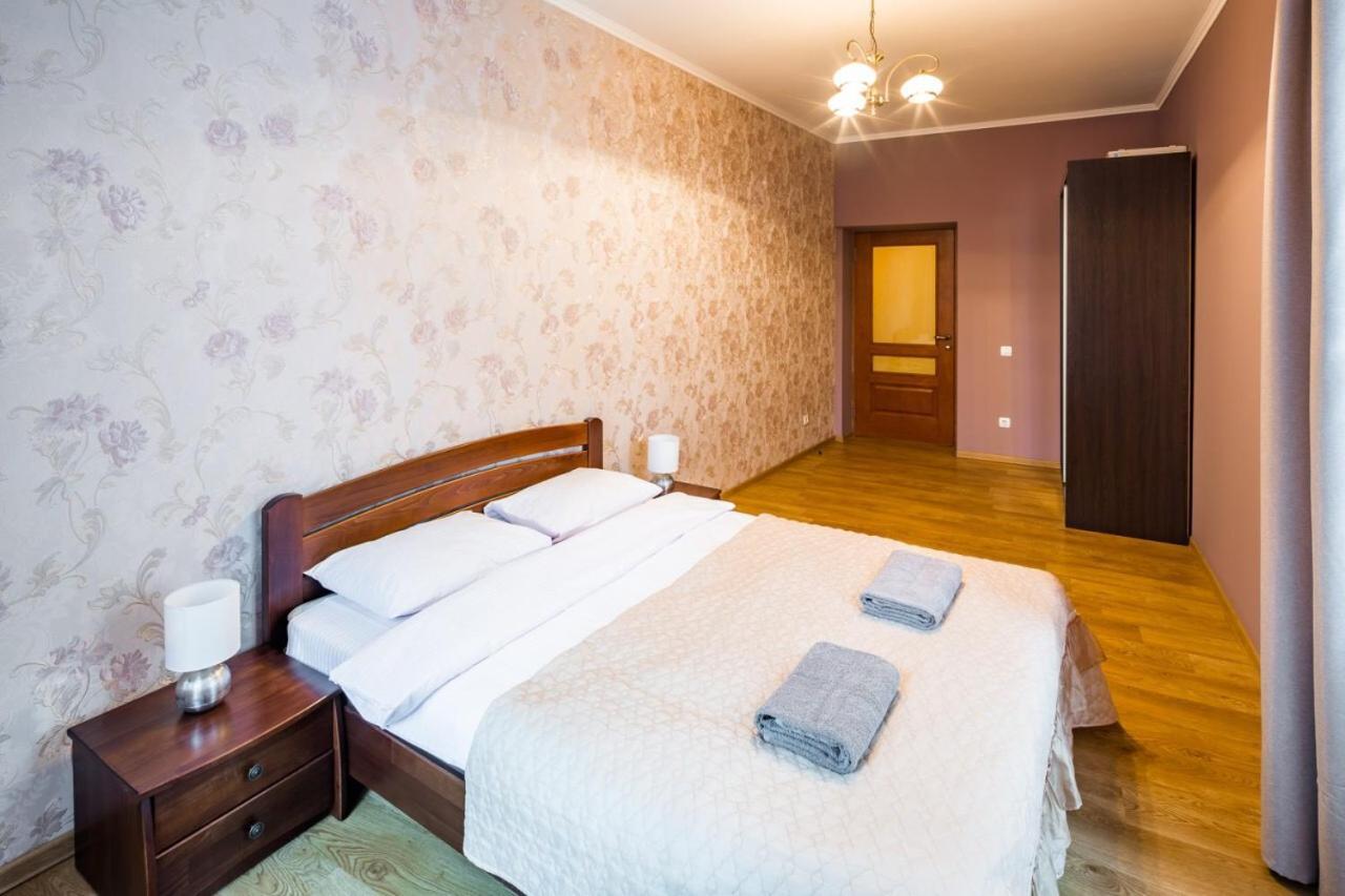 Romari Лесі Українки Apartment Лвив Екстериор снимка