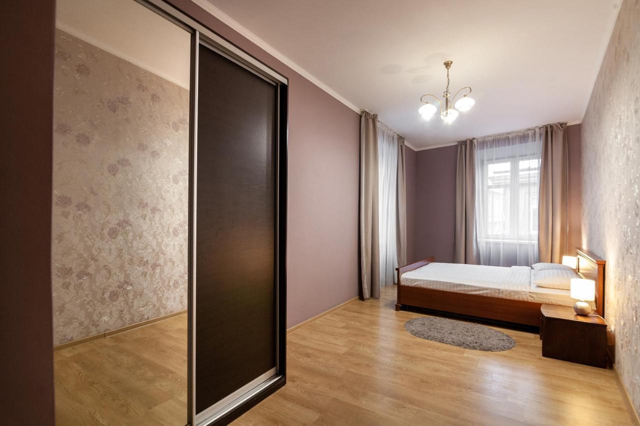 Romari Лесі Українки Apartment Лвив Екстериор снимка
