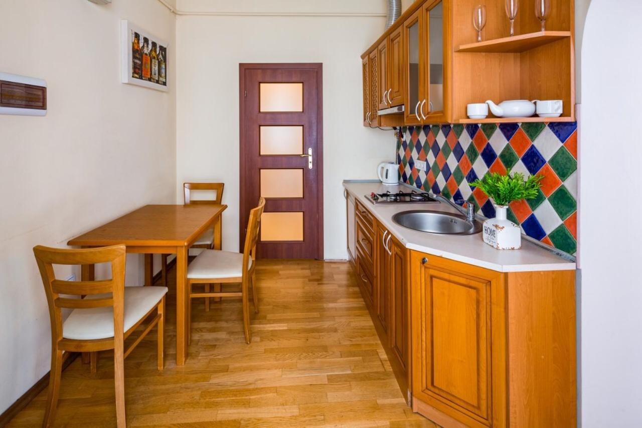 Romari Лесі Українки Apartment Лвив Екстериор снимка