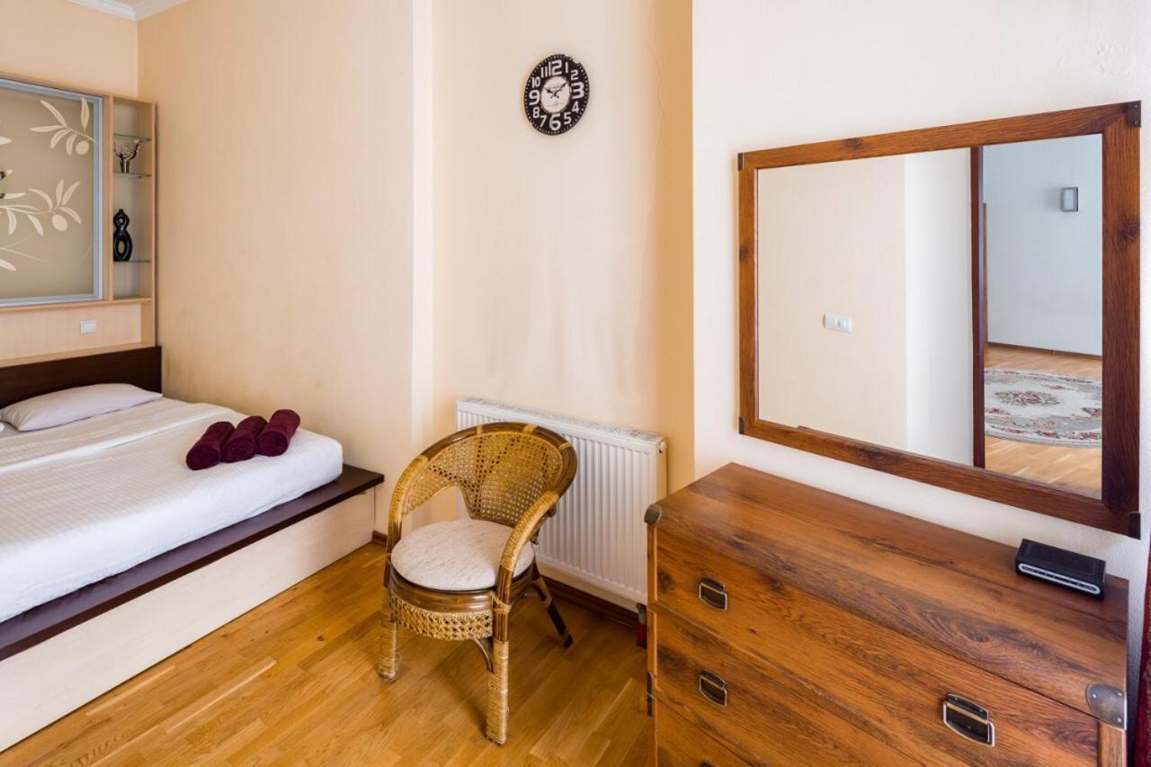 Romari Лесі Українки Apartment Лвив Екстериор снимка
