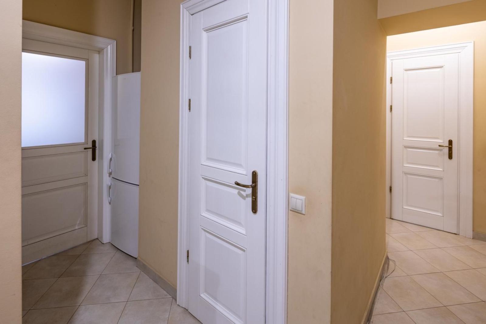 Romari Лесі Українки Apartment Лвив Екстериор снимка